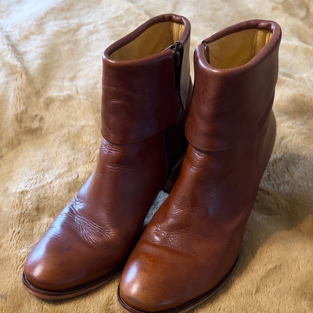Anthropologie brown leather boots size eight